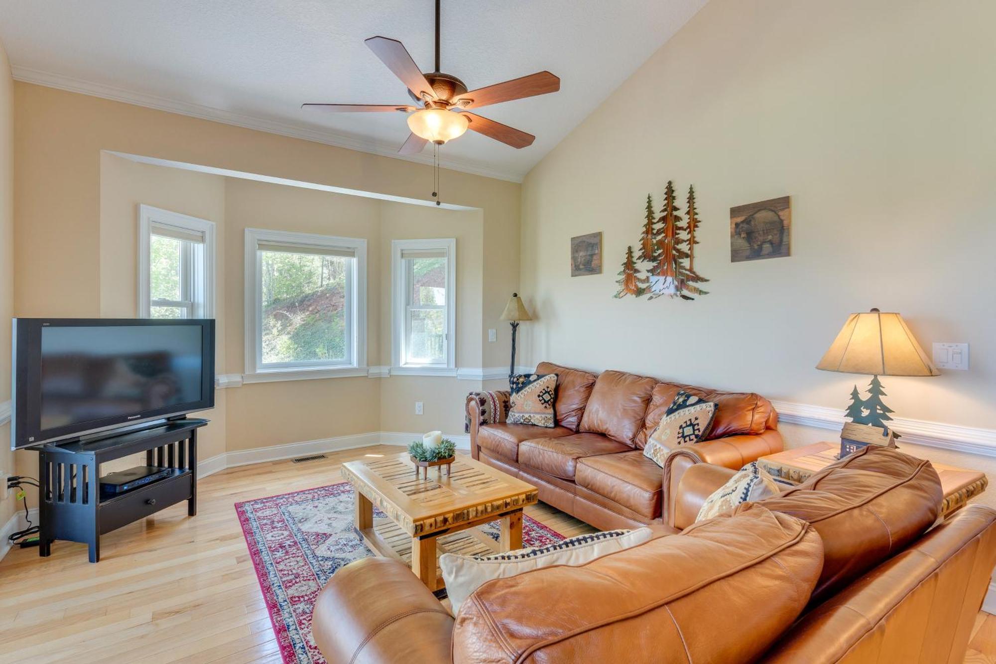 Lake-View Condo With Covered Deck In Hiawassee! Экстерьер фото